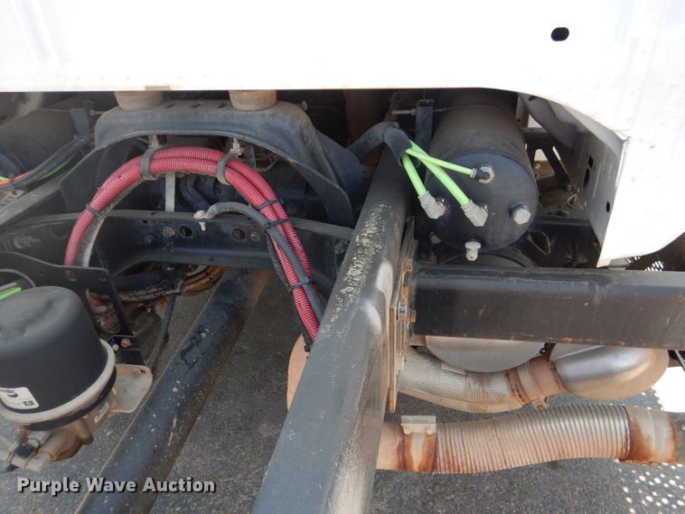 image for item HC9117 2013 Ford F750 Super Duty  truck cab and chassis