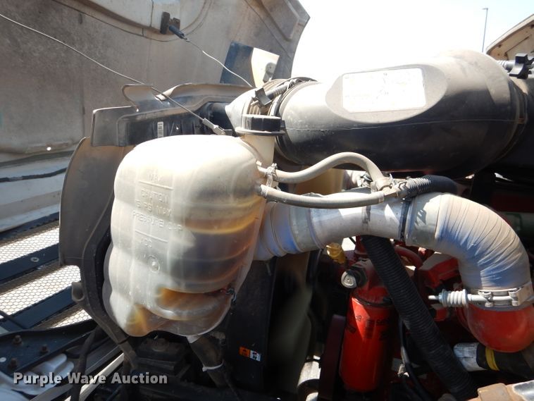 image for item HC9117 2013 Ford F750 Super Duty  truck cab and chassis