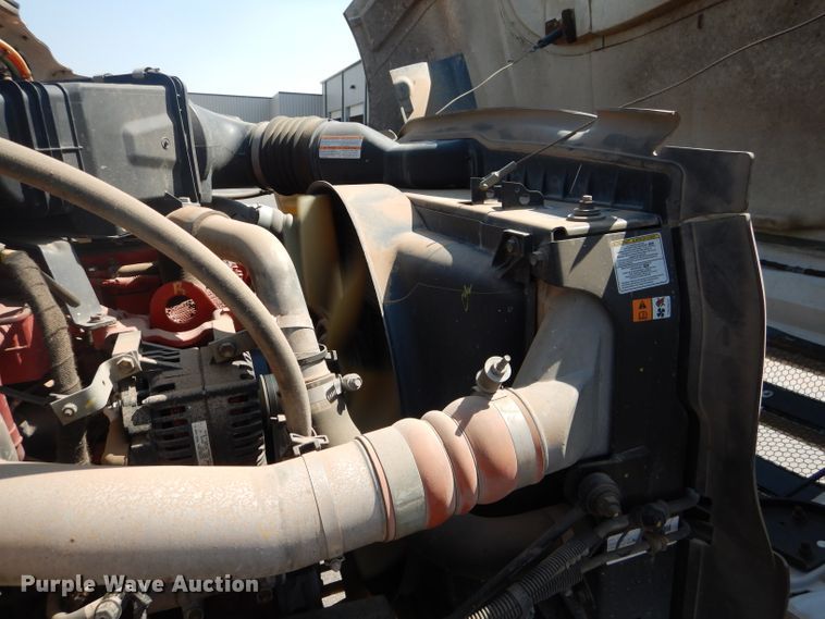 image for item HC9117 2013 Ford F750 Super Duty  truck cab and chassis