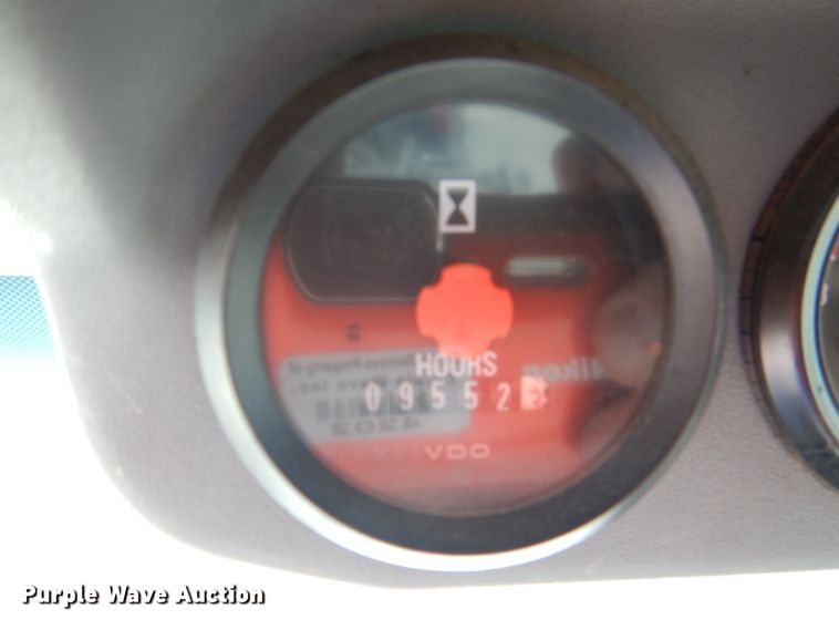 image for item HC9117 2013 Ford F750 Super Duty  truck cab and chassis