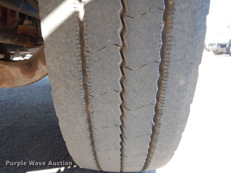 image for item HC9117 2013 Ford F750 Super Duty  truck cab and chassis