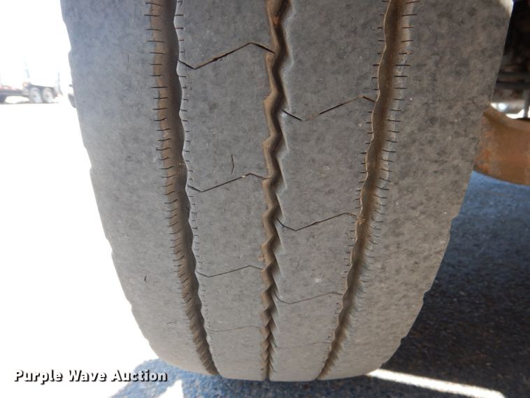 image for item HC9117 2013 Ford F750 Super Duty  truck cab and chassis