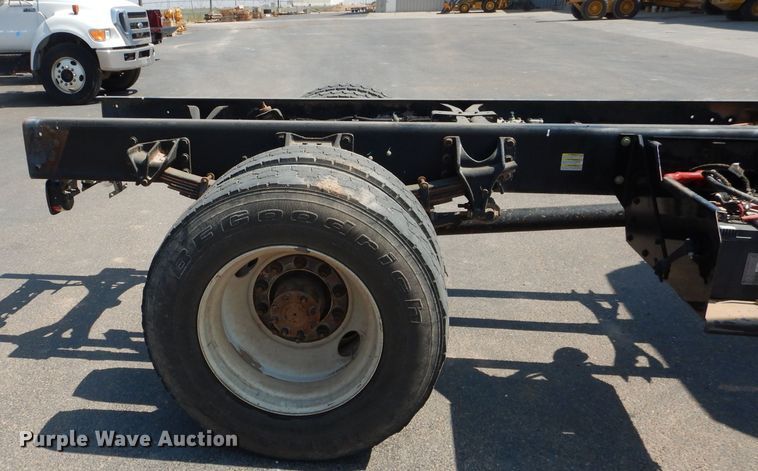 image for item HC9117 2013 Ford F750 Super Duty  truck cab and chassis