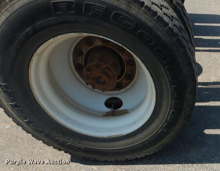 image for item HC9117 2013 Ford F750 Super Duty  truck cab and chassis