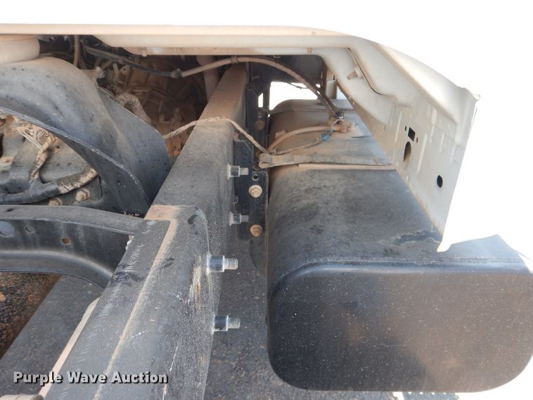 image for item HC9118 2007 Ford F650 Super Duty  utility truck with crane