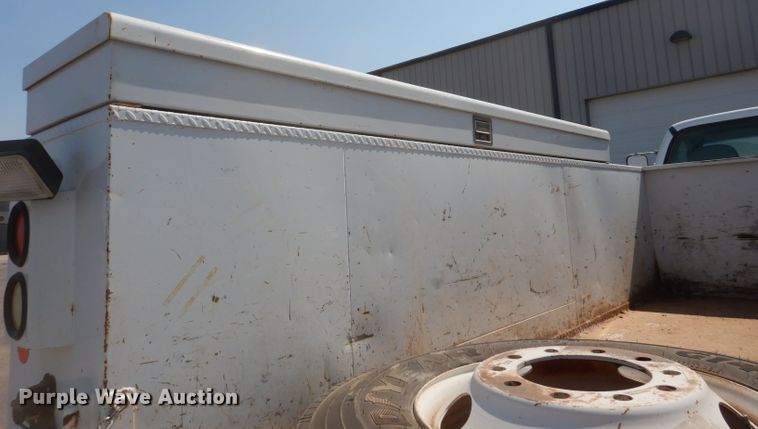 image for item HC9118 2007 Ford F650 Super Duty  utility truck with crane