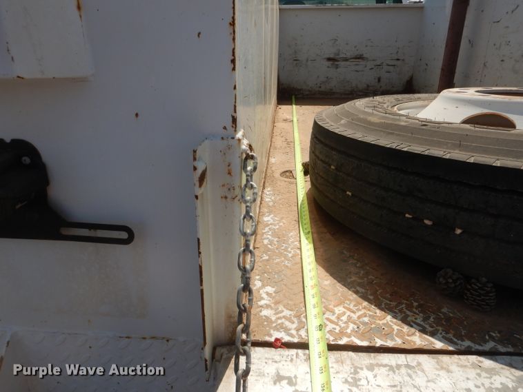 image for item HC9118 2007 Ford F650 Super Duty  utility truck with crane