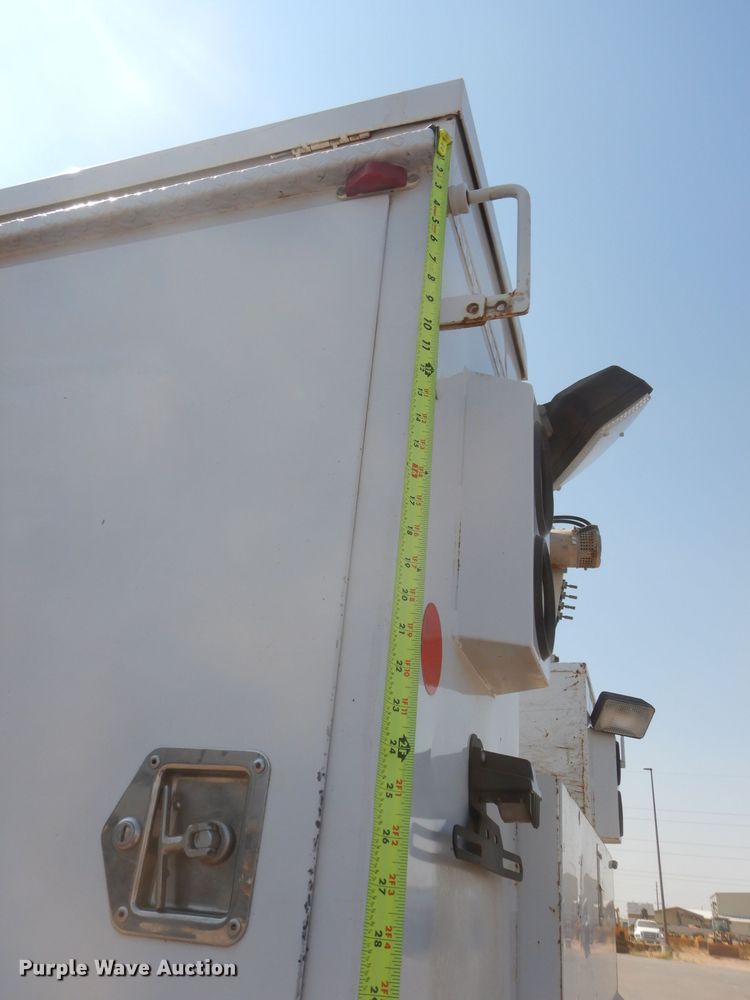 image for item HC9118 2007 Ford F650 Super Duty  utility truck with crane