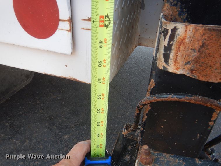 image for item HC9118 2007 Ford F650 Super Duty  utility truck with crane