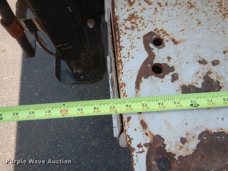 image for item HC9118 2007 Ford F650 Super Duty  utility truck with crane