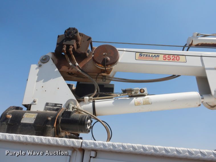 image for item HC9118 2007 Ford F650 Super Duty  utility truck with crane