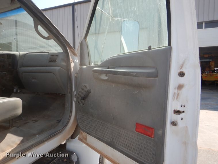 image for item HC9118 2007 Ford F650 Super Duty  utility truck with crane