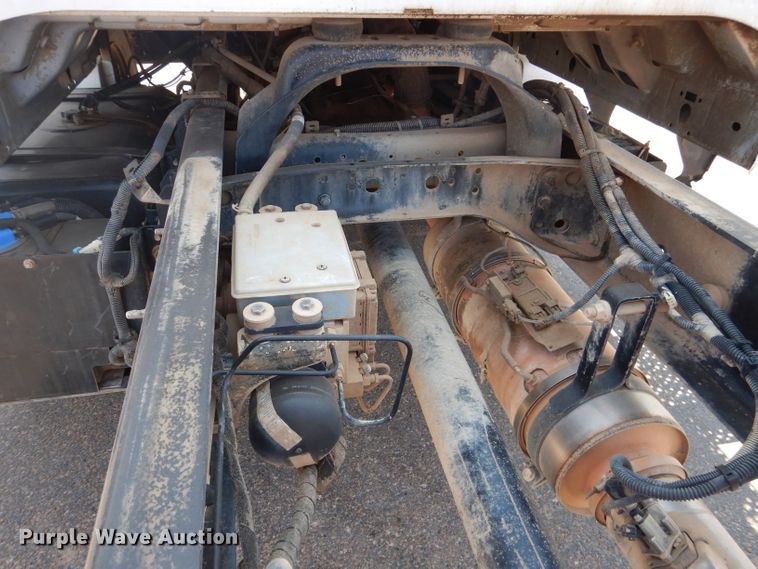 image for item HC9119 2011 Ford F750 Super Duty  truck cab and chassis