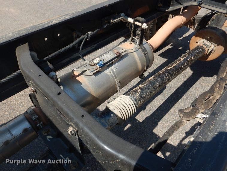 image for item HC9119 2011 Ford F750 Super Duty  truck cab and chassis