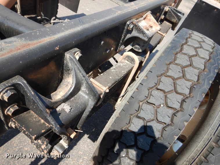 image for item HC9119 2011 Ford F750 Super Duty  truck cab and chassis