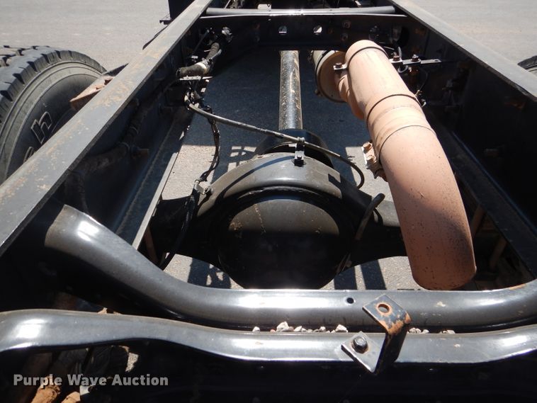 image for item HC9119 2011 Ford F750 Super Duty  truck cab and chassis