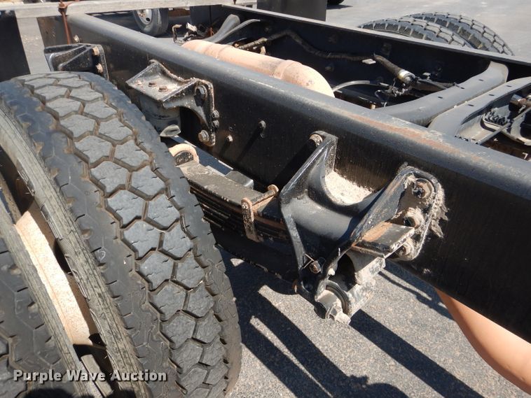 image for item HC9119 2011 Ford F750 Super Duty  truck cab and chassis