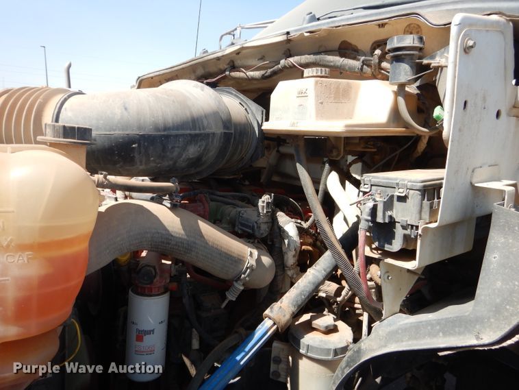 image for item HC9119 2011 Ford F750 Super Duty  truck cab and chassis