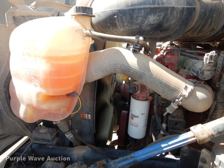 image for item HC9119 2011 Ford F750 Super Duty  truck cab and chassis