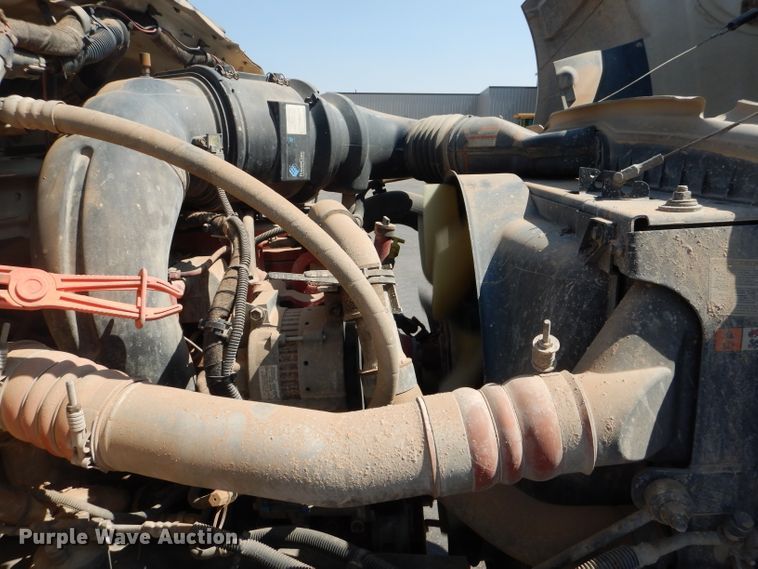 image for item HC9119 2011 Ford F750 Super Duty  truck cab and chassis