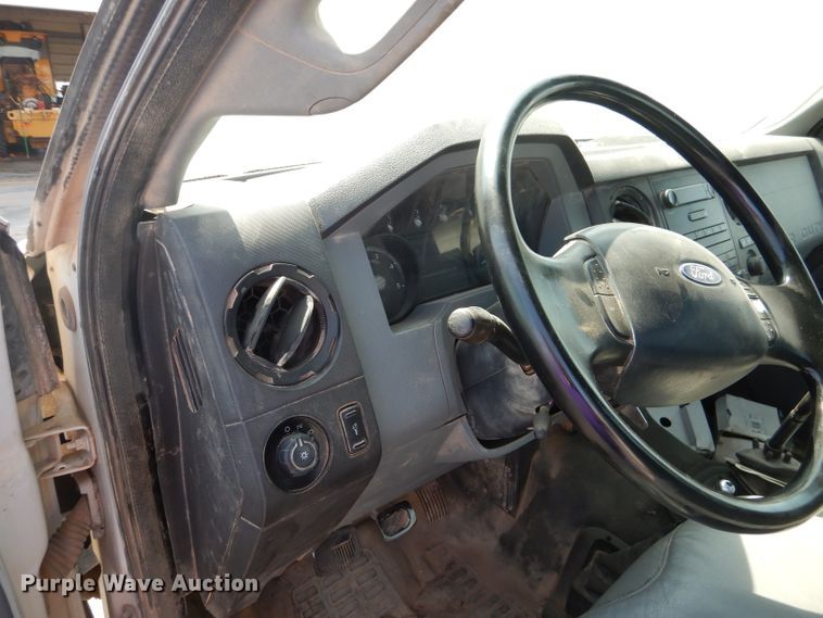 image for item HC9119 2011 Ford F750 Super Duty  truck cab and chassis