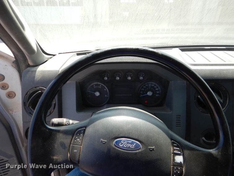 image for item HC9119 2011 Ford F750 Super Duty  truck cab and chassis