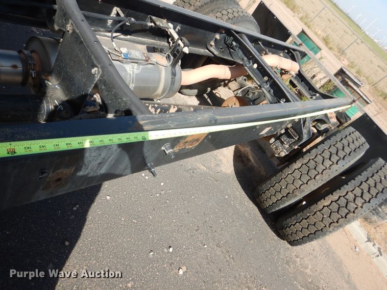 image for item HC9119 2011 Ford F750 Super Duty  truck cab and chassis