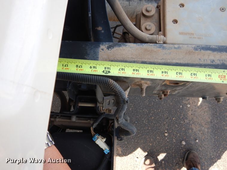 image for item HC9119 2011 Ford F750 Super Duty  truck cab and chassis