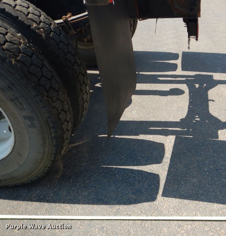 image for item HC9119 2011 Ford F750 Super Duty  truck cab and chassis