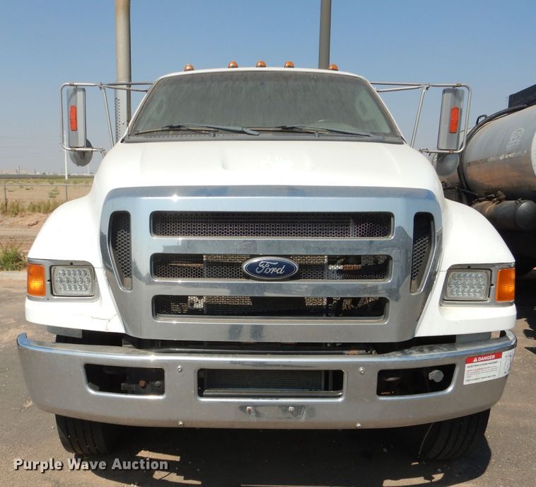 image for item HC9120 2013 Ford F750 Super Duty  truck cab and chassis