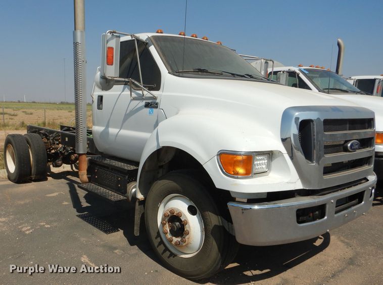 image for item HC9120 2013 Ford F750 Super Duty  truck cab and chassis