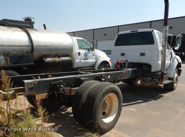 image for item HC9120 2013 Ford F750 Super Duty  truck cab and chassis