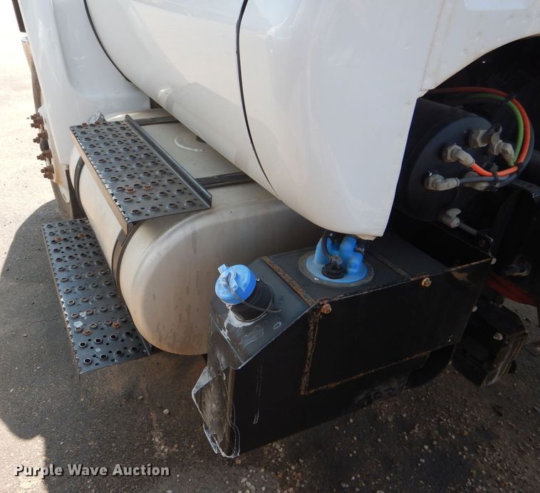 image for item HC9120 2013 Ford F750 Super Duty  truck cab and chassis