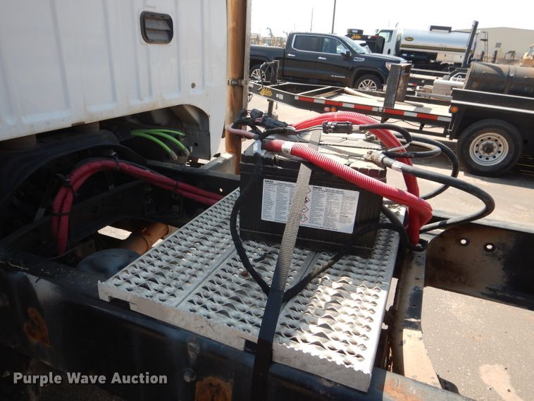 image for item HC9120 2013 Ford F750 Super Duty  truck cab and chassis