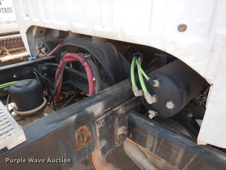 image for item HC9120 2013 Ford F750 Super Duty  truck cab and chassis