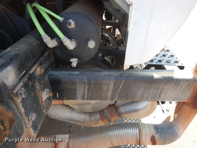 image for item HC9120 2013 Ford F750 Super Duty  truck cab and chassis