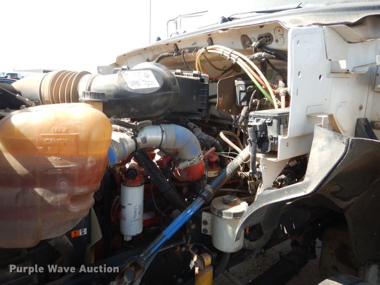 image for item HC9120 2013 Ford F750 Super Duty  truck cab and chassis