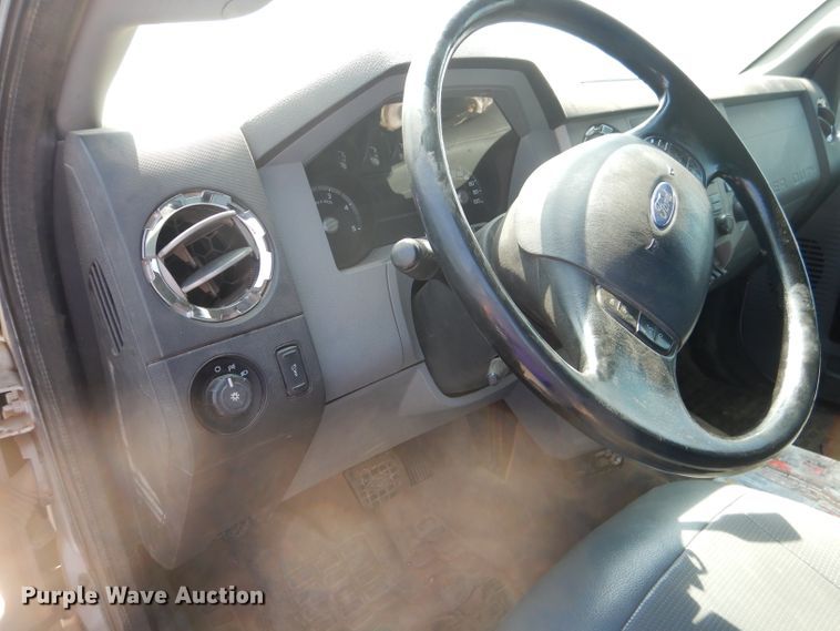 image for item HC9120 2013 Ford F750 Super Duty  truck cab and chassis