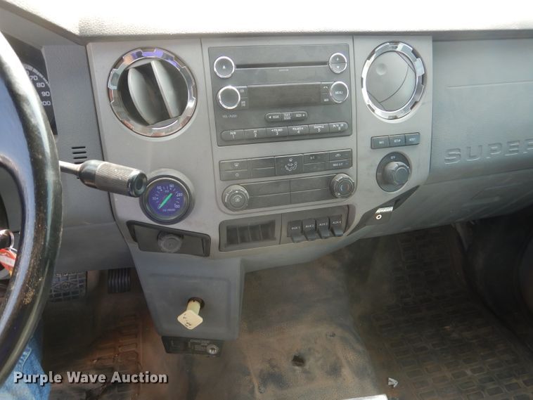 image for item HC9120 2013 Ford F750 Super Duty  truck cab and chassis