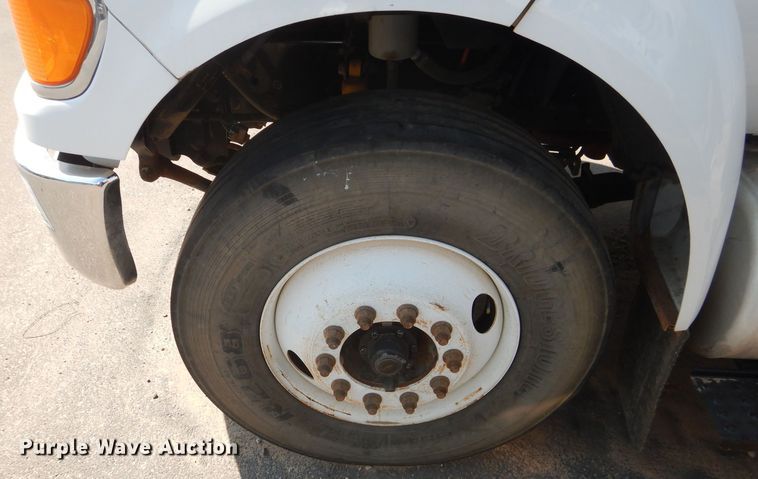 image for item HC9120 2013 Ford F750 Super Duty  truck cab and chassis