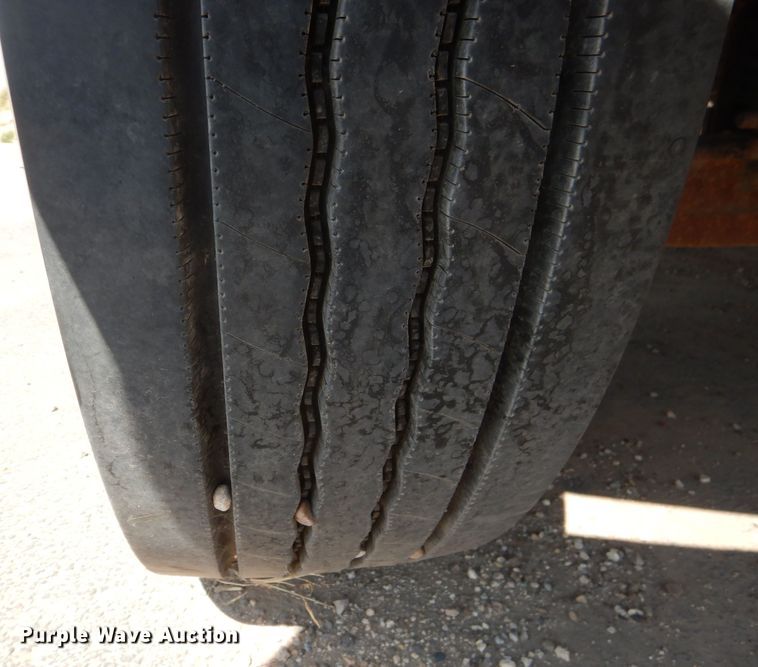 image for item HC9120 2013 Ford F750 Super Duty  truck cab and chassis