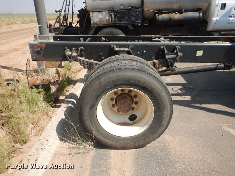 image for item HC9120 2013 Ford F750 Super Duty  truck cab and chassis