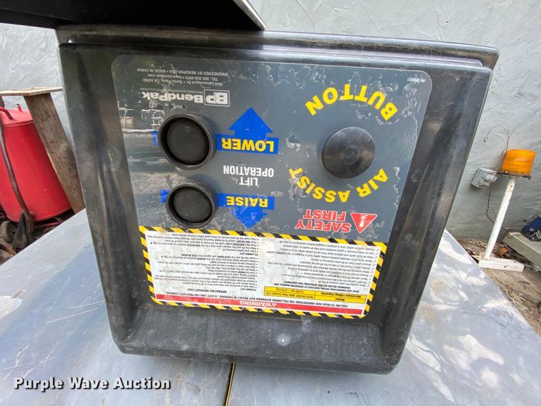 image for item HE9791 Bend Pak MDS-6K automotive lift