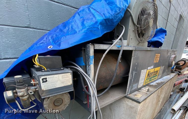 image for item HE9792 1991 Shenandoah Horizon 200 oil burning furnace