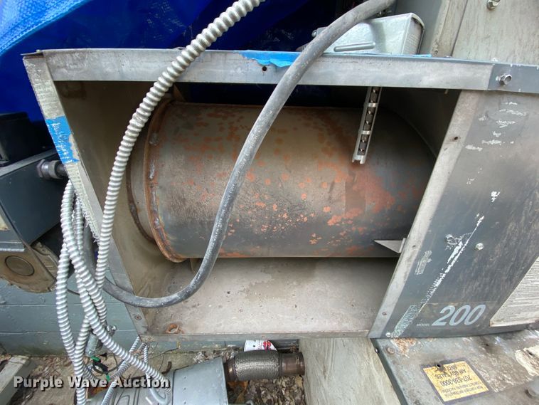 image for item HE9792 1991 Shenandoah Horizon 200 oil burning furnace