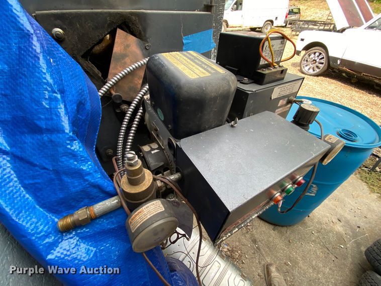 image for item HE9792 1991 Shenandoah Horizon 200 oil burning furnace