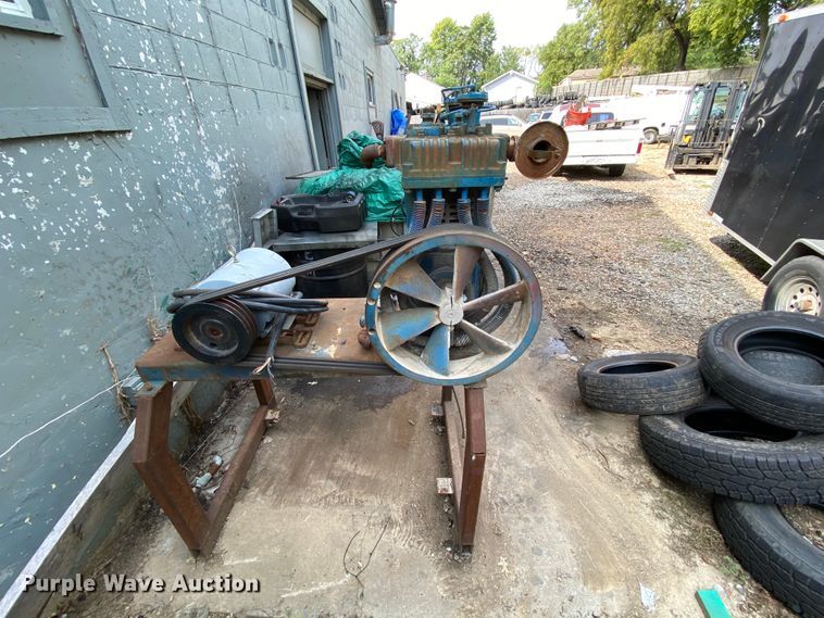 image for item HE9794 Quincy 370 air compressor