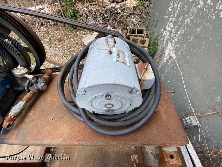 image for item HE9794 Quincy 370 air compressor