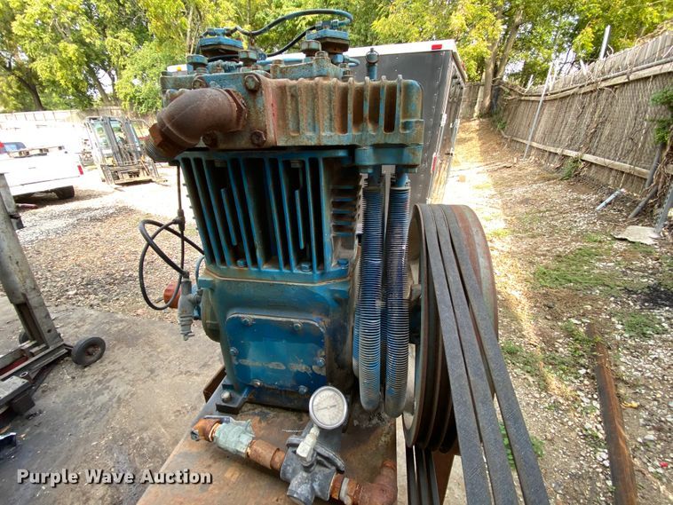 image for item HE9794 Quincy 370 air compressor