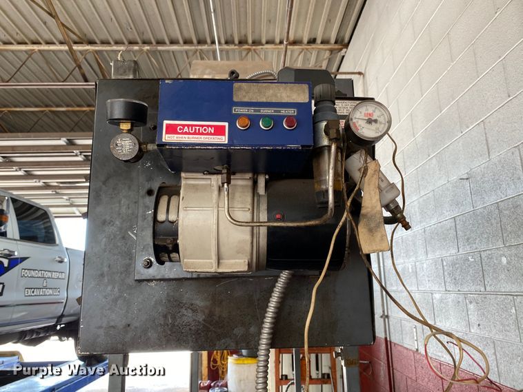 image for item HE9798 1991 Shenandoah Horizon 315 oil burning furnace